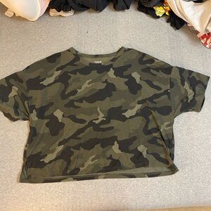 Old Navy Camouflage Medium Cropped Tee Active wear